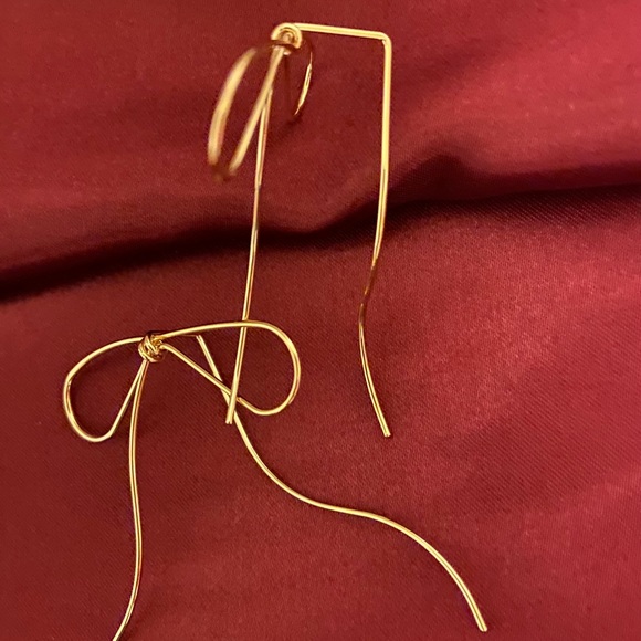 💕LAST One 18K Gold Plated Bow Wire Earrings - Picture 6 of 9